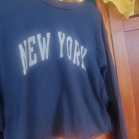 New  York  crop top - Picture 3 of 5